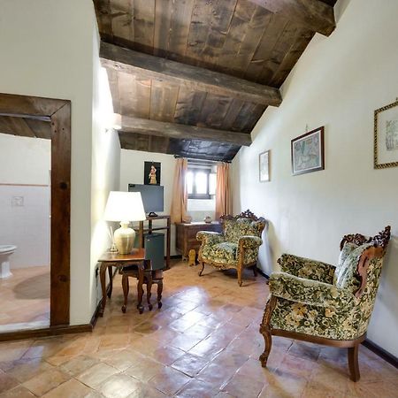 Castello Di Caccuri Suites Ngoại thất bức ảnh