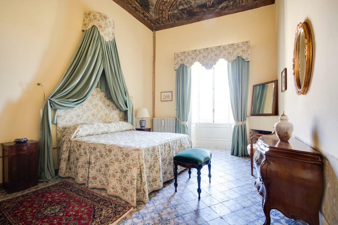 Castello Di Caccuri Suites Ngoại thất bức ảnh