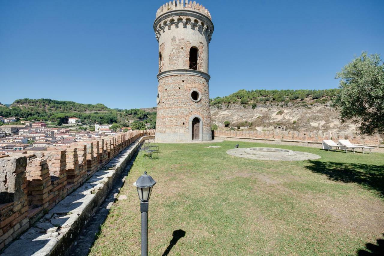 Castello Di Caccuri Suites Ngoại thất bức ảnh