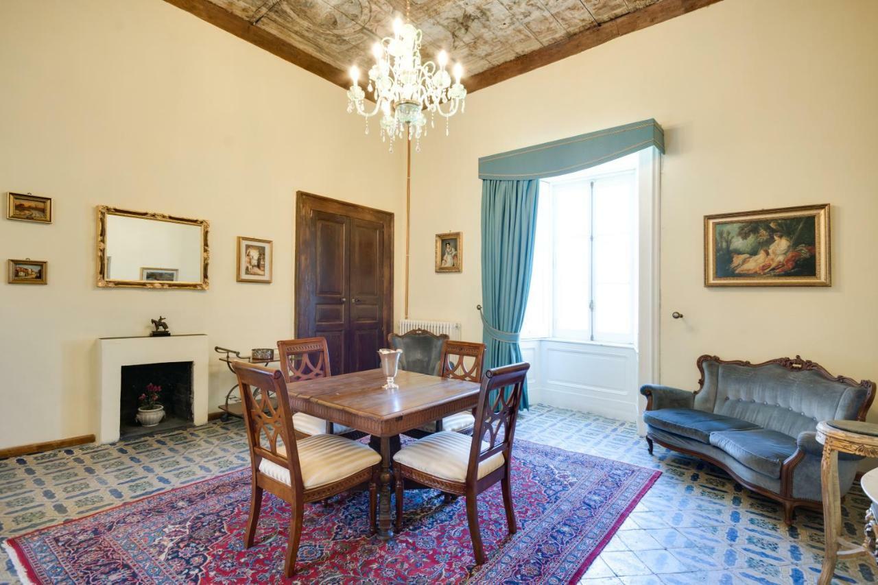 Castello Di Caccuri Suites Ngoại thất bức ảnh