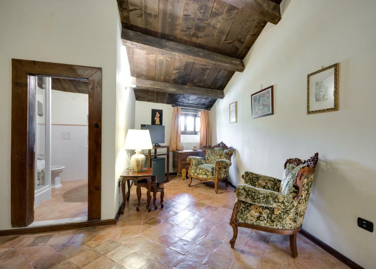 Castello Di Caccuri Suites Ngoại thất bức ảnh