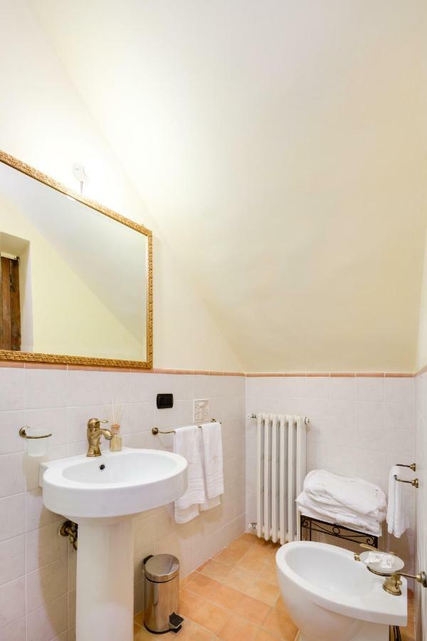 Castello Di Caccuri Suites Ngoại thất bức ảnh
